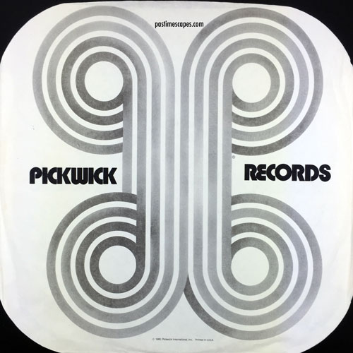 Inner sleeve from ELVIS SINGS HITS FROM HIS MOVIES, VOLUME 1 (Pickwick, 1980) [Photo by the author]